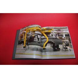 The Bentley Brooklands Classic Driver - Cloth Edition The Bentley Brooklands Classic Driver - Cloth Edition